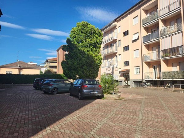 appartamento in affitto ad Arcore
