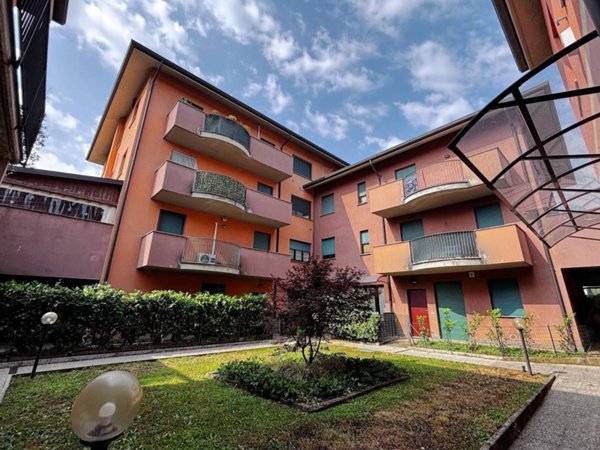 appartamento in affitto ad Arcore