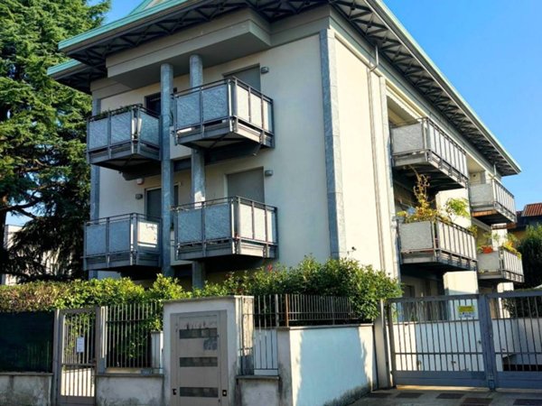 appartamento in affitto ad Arcore