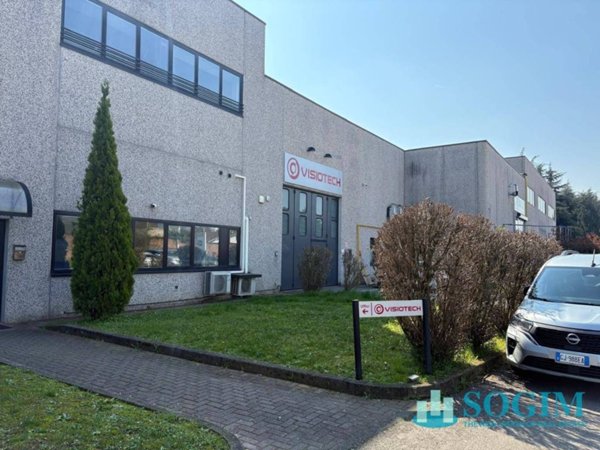 capannone in affitto ad Arcore