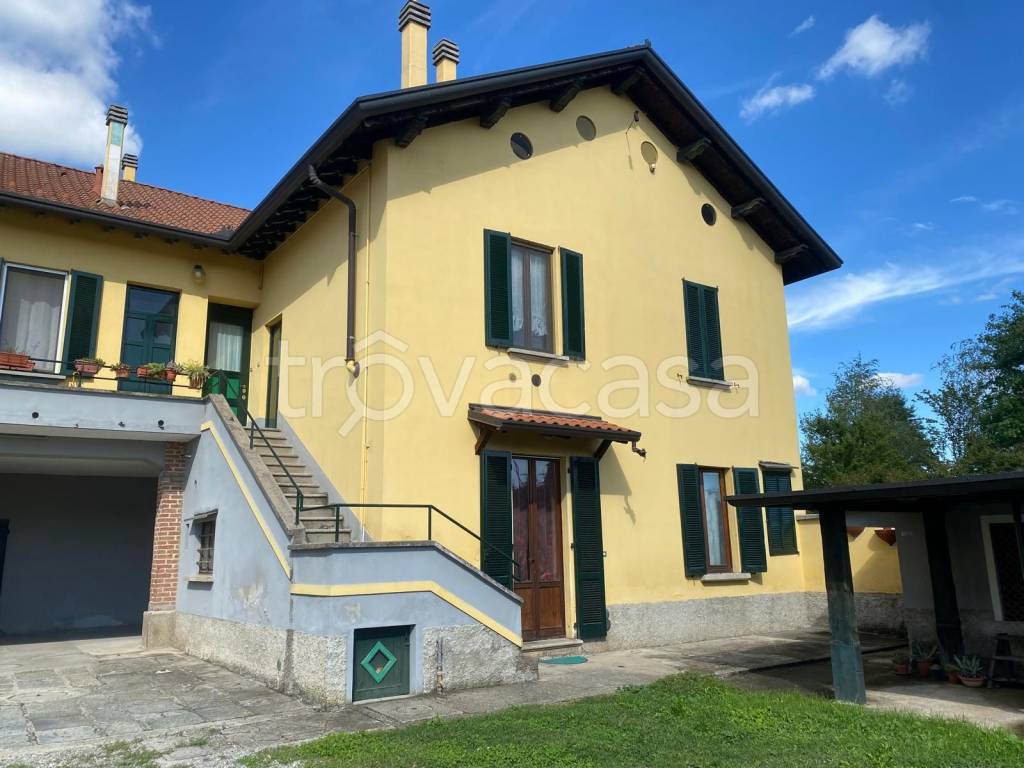 appartamento in affitto ad Arcore