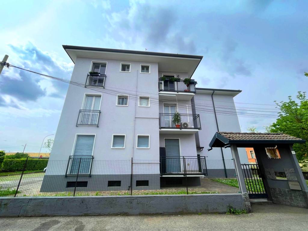 appartamento in affitto ad Arcore