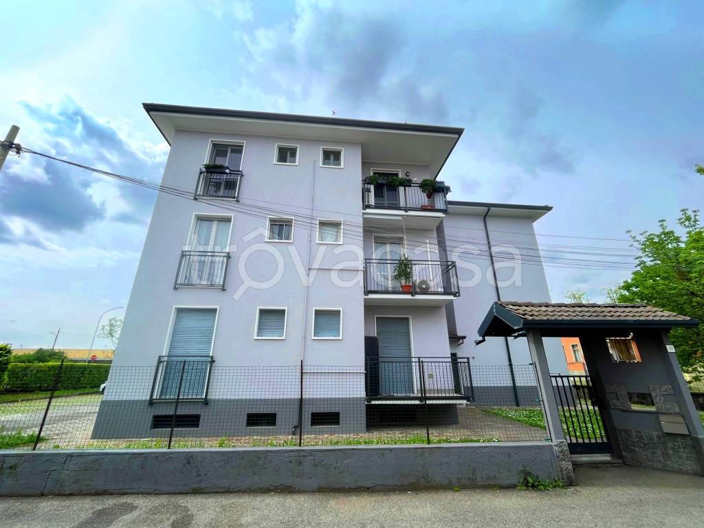 appartamento in affitto ad Arcore