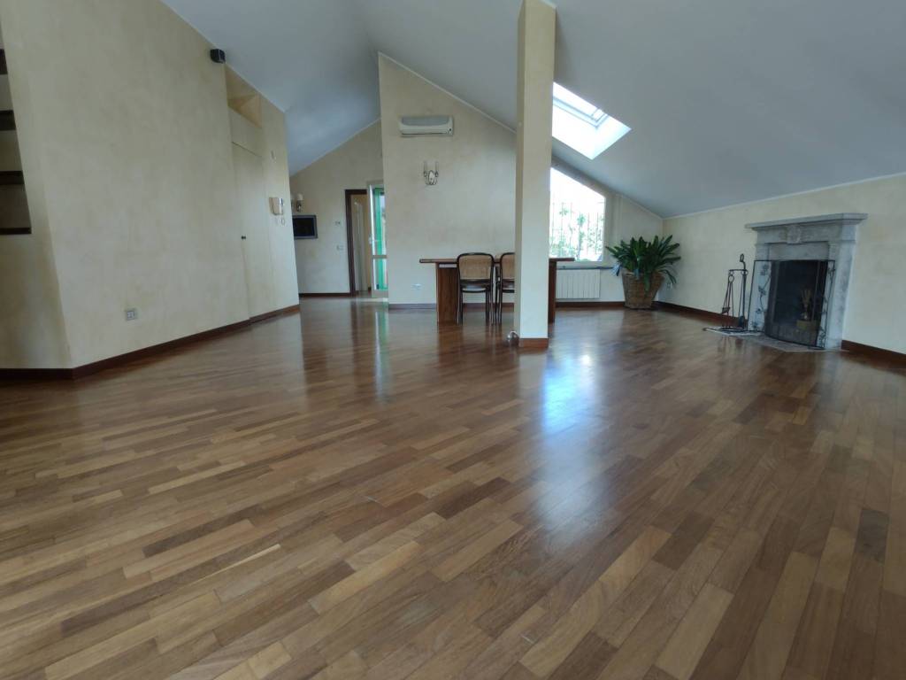 appartamento in affitto ad Arcore