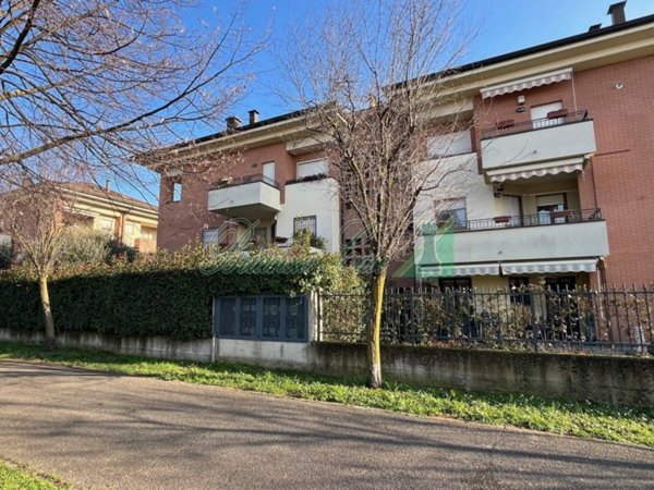 appartamento in affitto ad Arcore