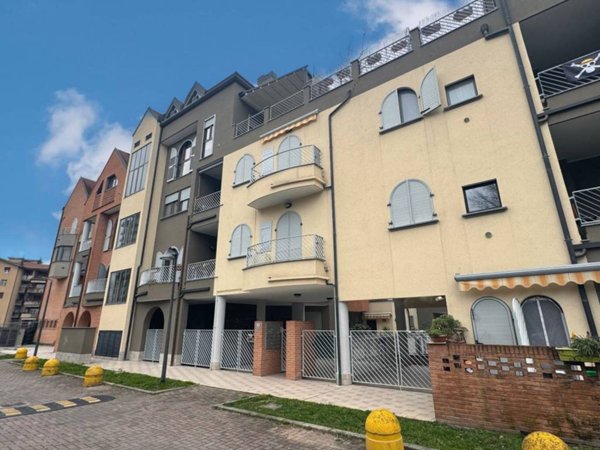 appartamento in affitto ad Arcore