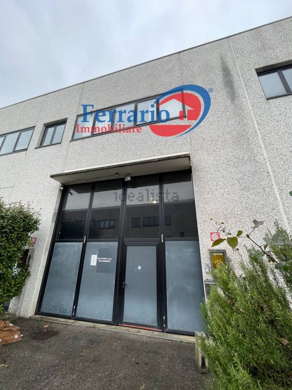 capannone in affitto ad Arcore