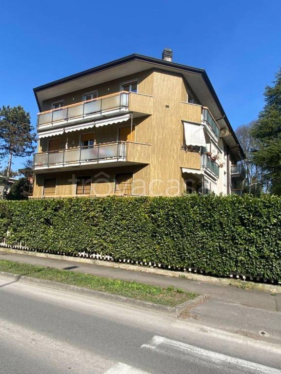 appartamento in affitto ad Arcore