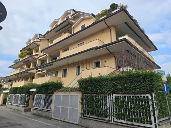 appartamento in affitto ad Arcore