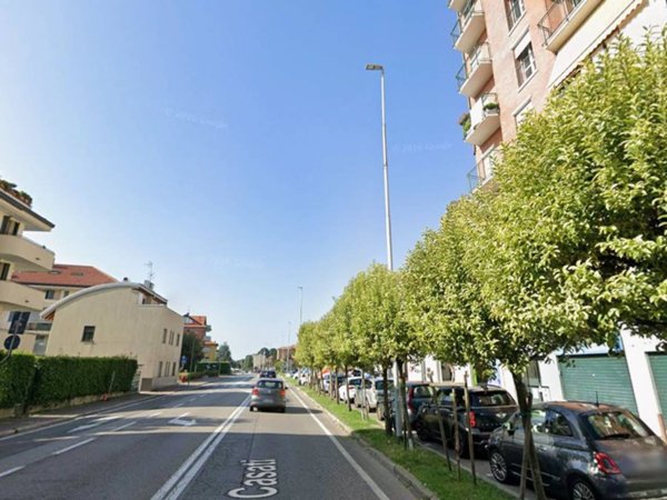 negozio in affitto ad Arcore