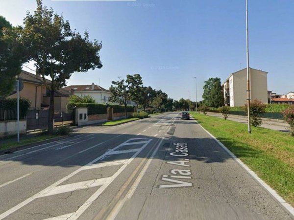 negozio in affitto ad Arcore