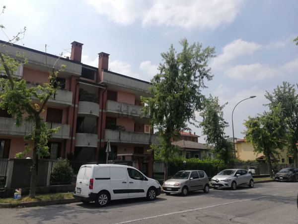 appartamento in affitto ad Arcore