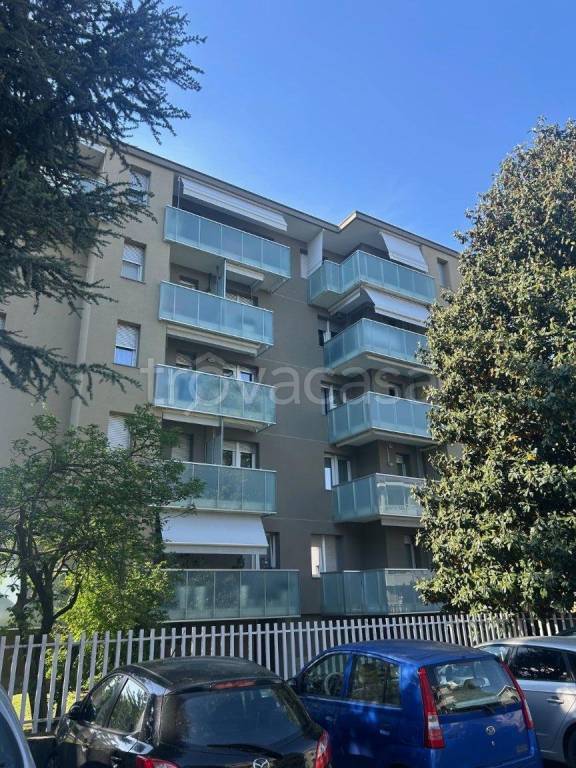 appartamento in affitto ad Arcore