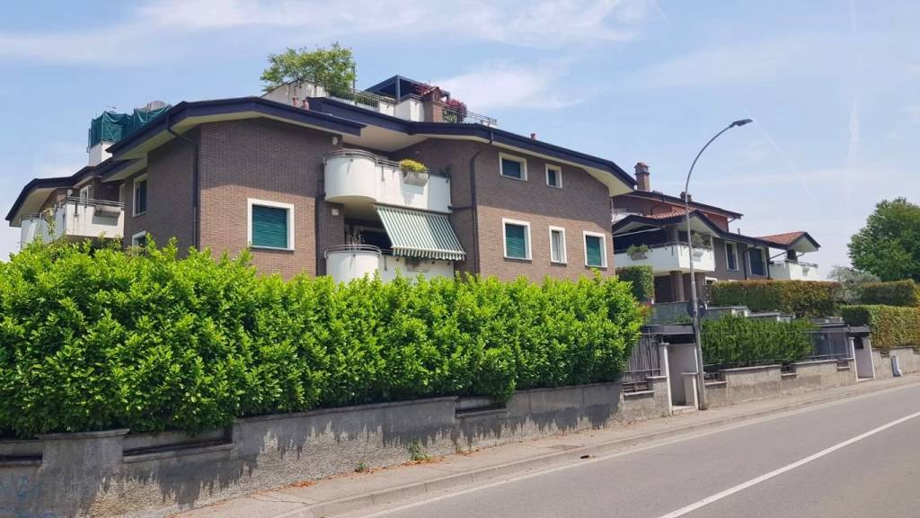 appartamento in affitto ad Arcore