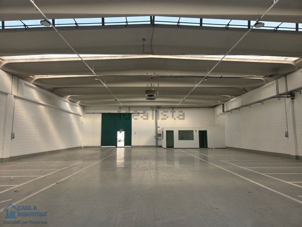 capannone in affitto ad Arcore