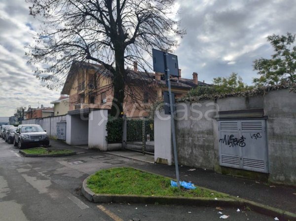 appartamento in affitto ad Arcore