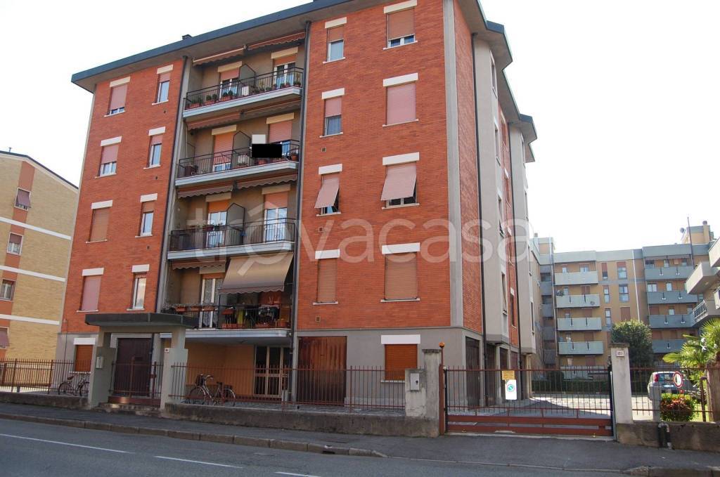 appartamento in affitto ad Arcore