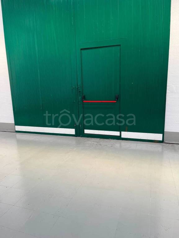locale commerciale in affitto ad Arcore