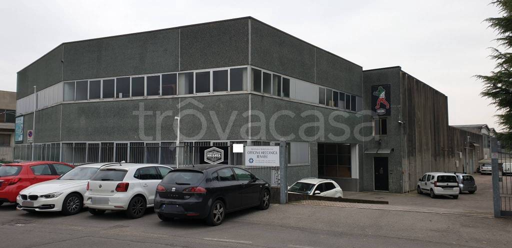 negozio in affitto a Barlassina