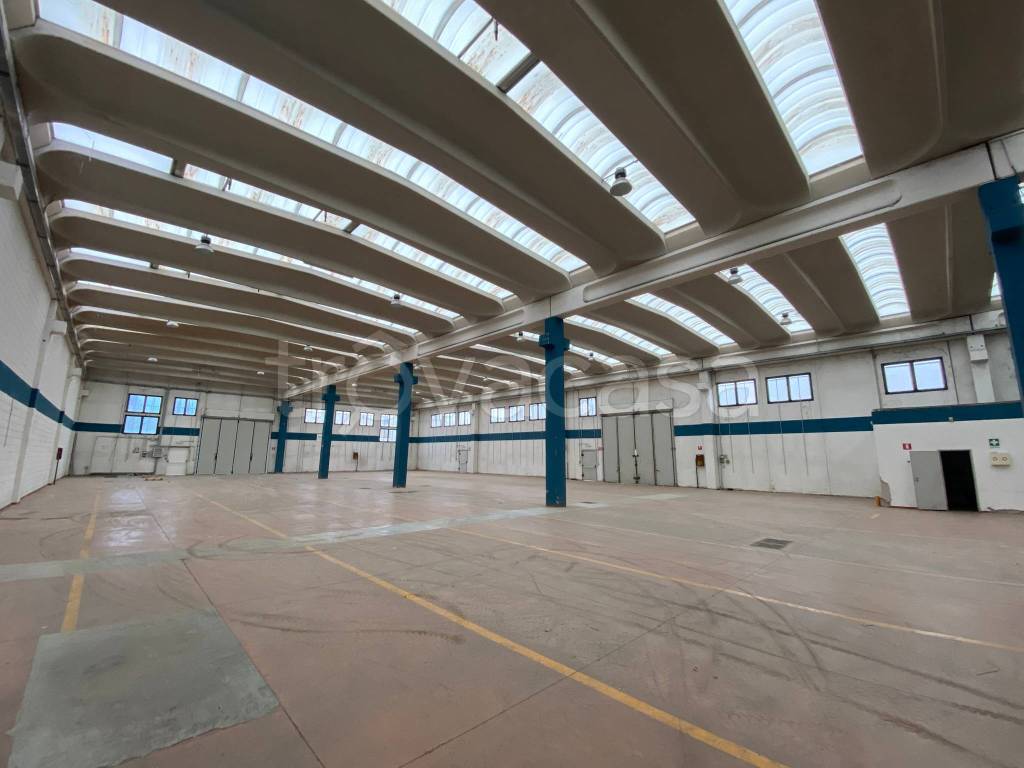 locale commerciale in affitto a Bellusco