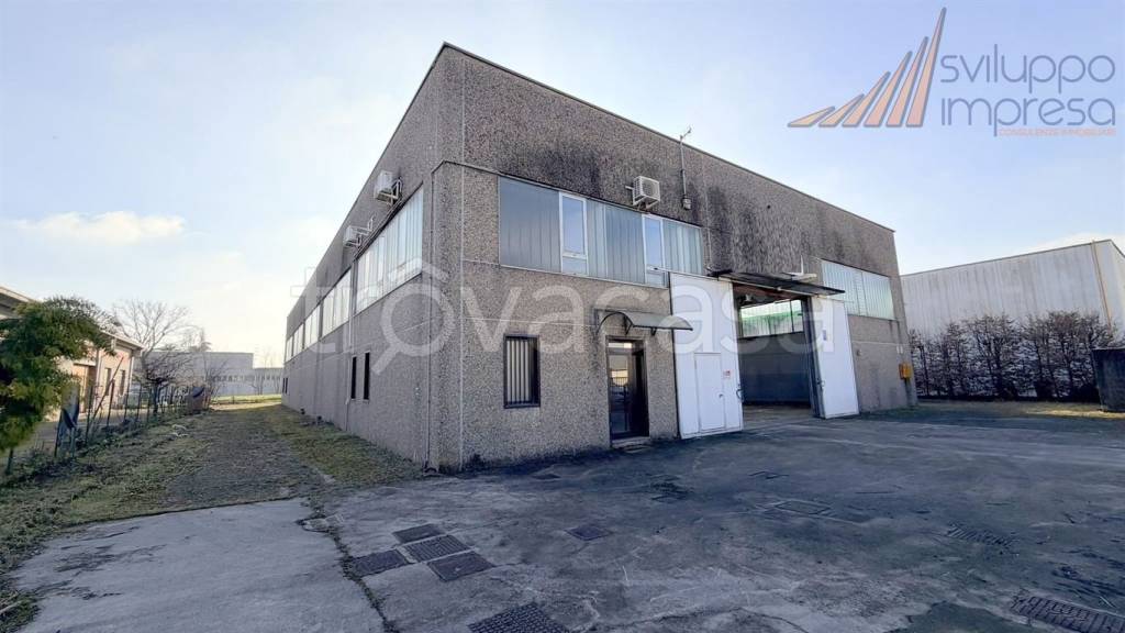 locale commerciale in affitto a Bellusco