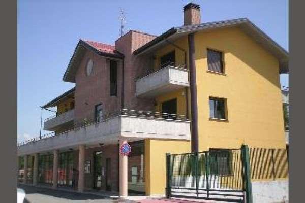 locale commerciale in affitto a Bernareggio