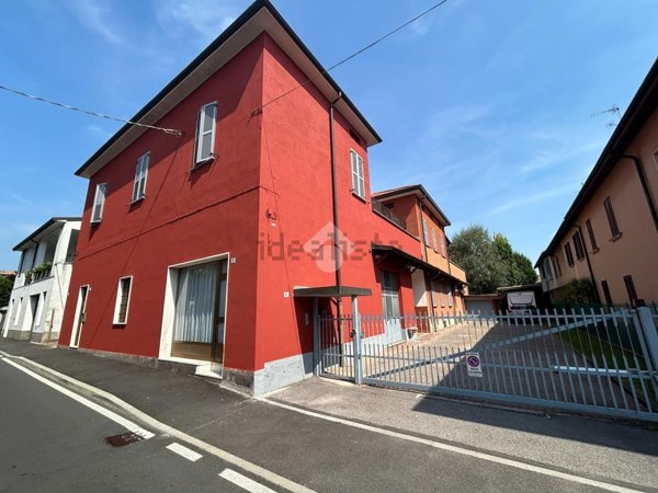 locale di sgombero in affitto a Bernareggio