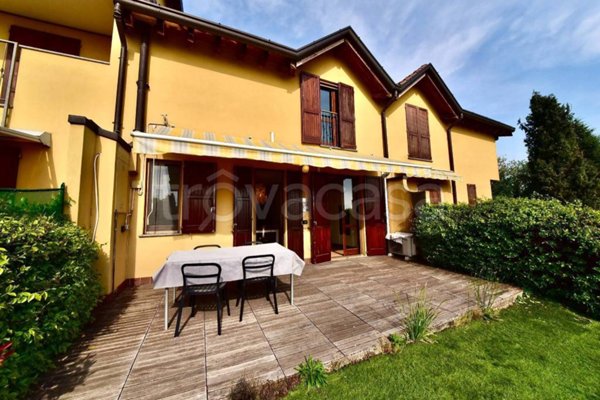 casa indipendente in affitto a Bernareggio