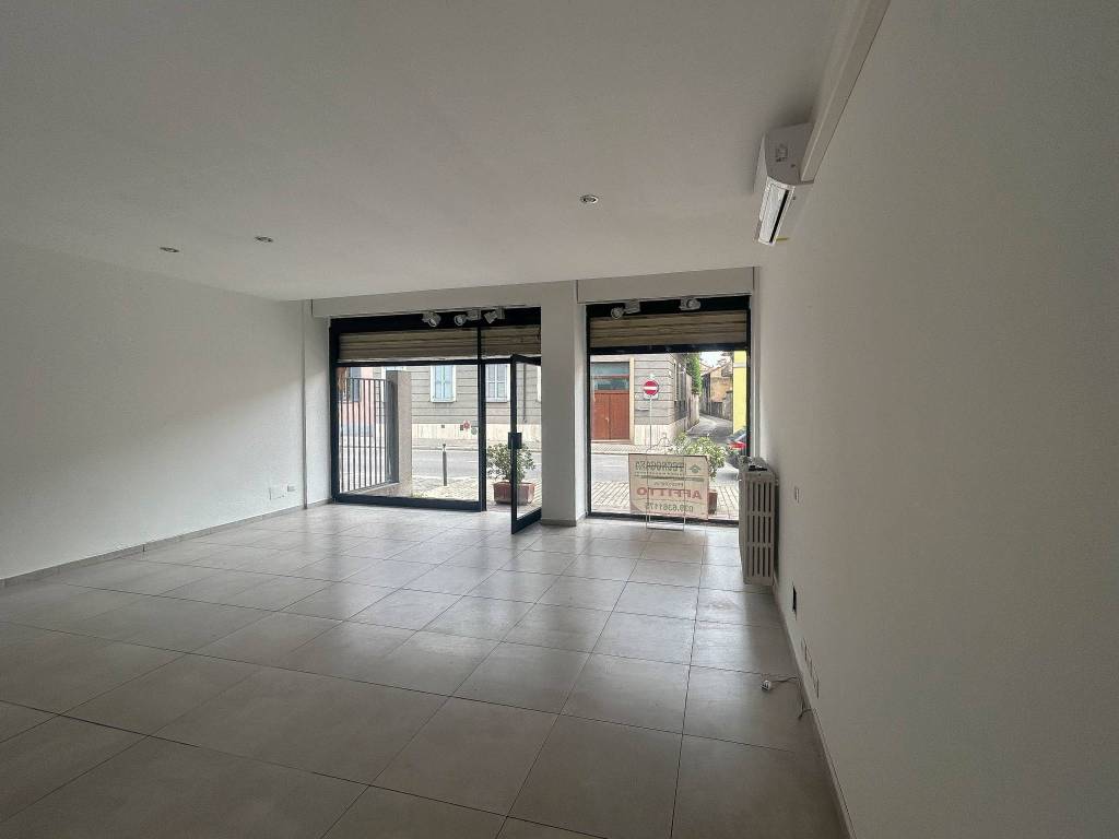 negozio in affitto a Bernareggio