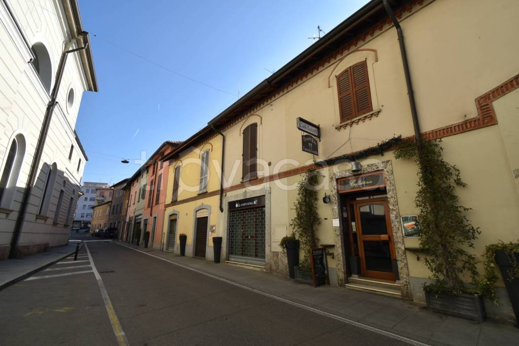 negozio in affitto a Bernareggio
