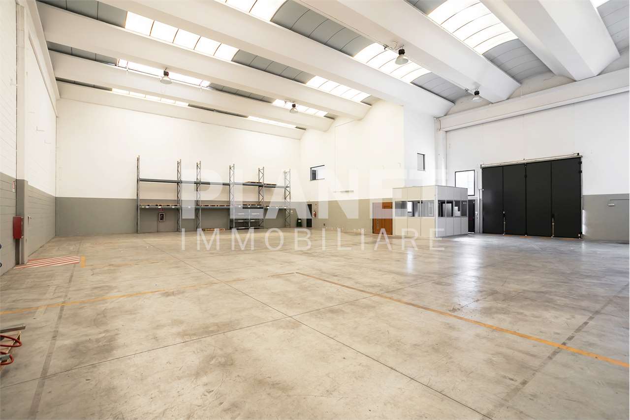 capannone in affitto a Bernareggio