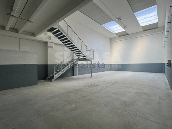 capannone in affitto a Bernareggio