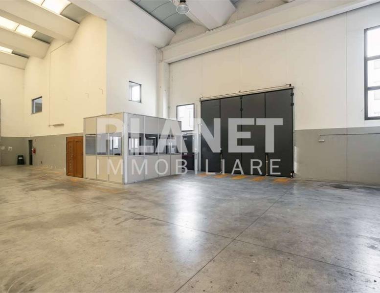 locale commerciale in affitto a Bernareggio