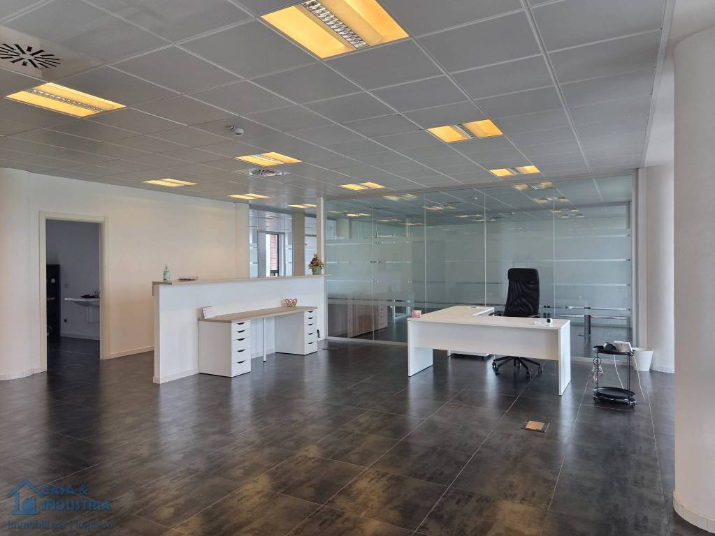 ufficio in affitto a Bernareggio in zona Villanova