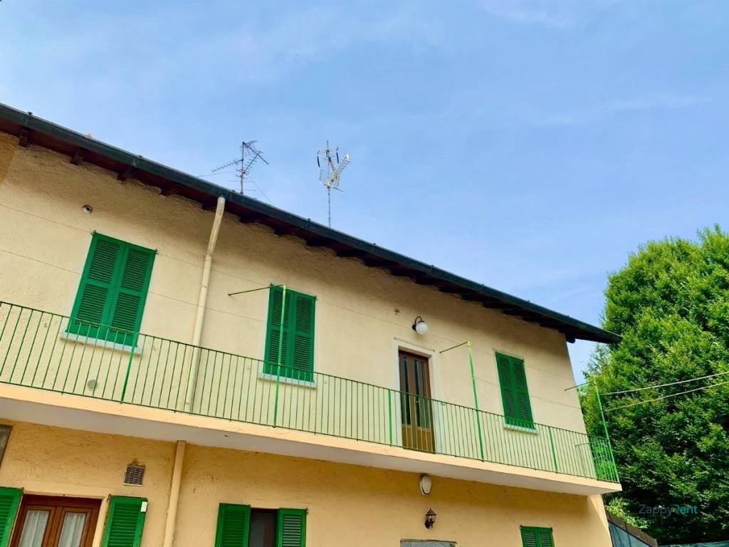 appartamento in affitto a Besana in Brianza in zona Villa Raverio