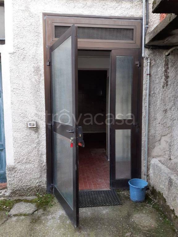 locale commerciale in affitto a Besana in Brianza