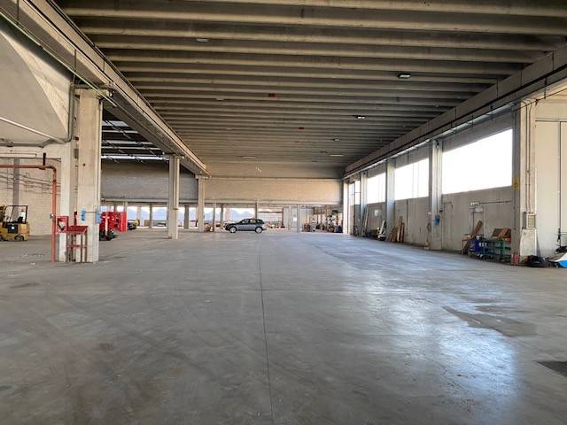 locale commerciale in affitto a Besana in Brianza