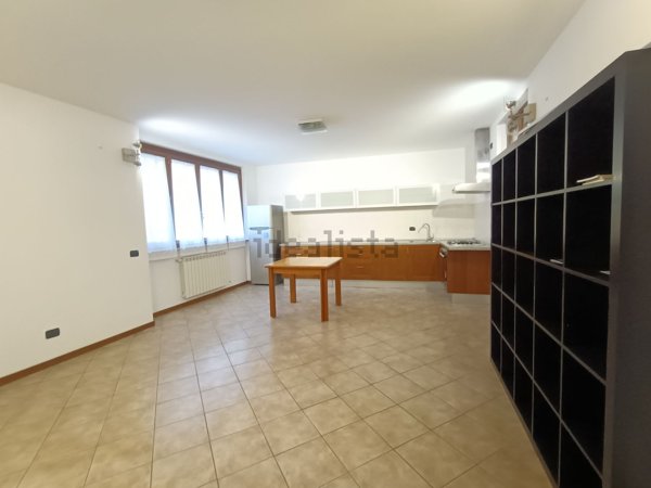 appartamento in affitto a Besana in Brianza in zona Villa Raverio