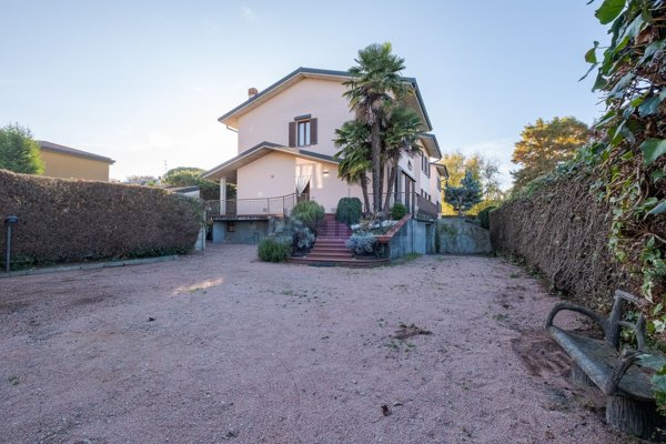 casa indipendente in affitto a Besana in Brianza