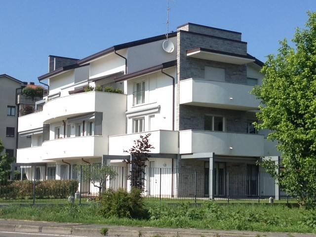 appartamento in affitto a Biassono