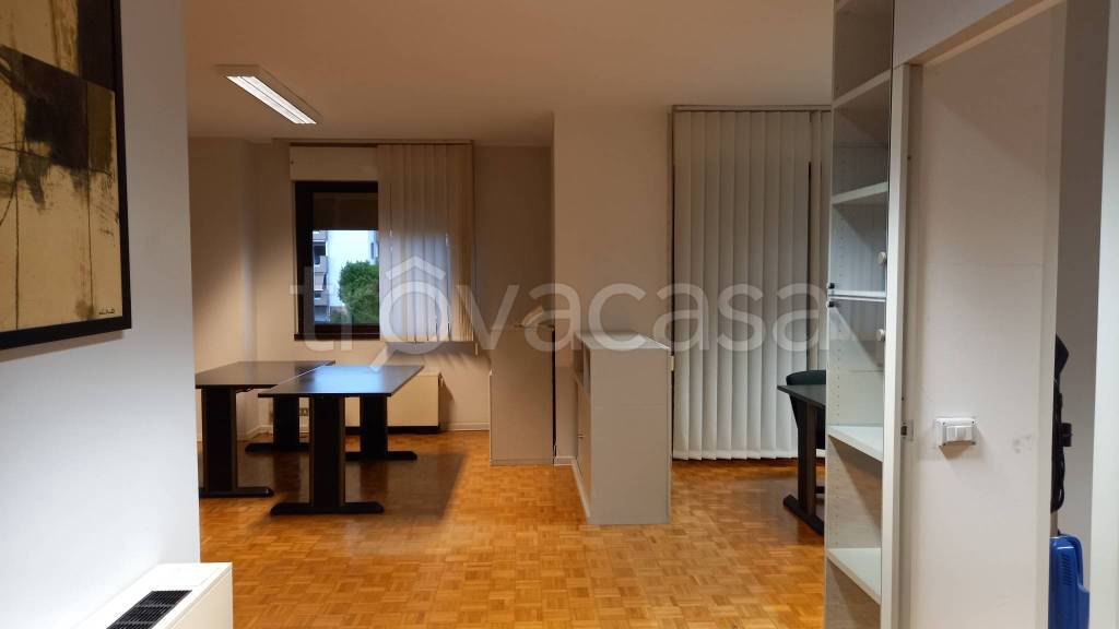 appartamento in affitto a Biassono
