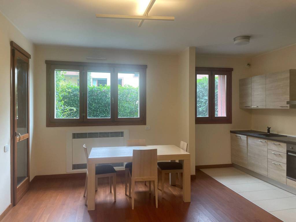 appartamento in affitto a Biassono