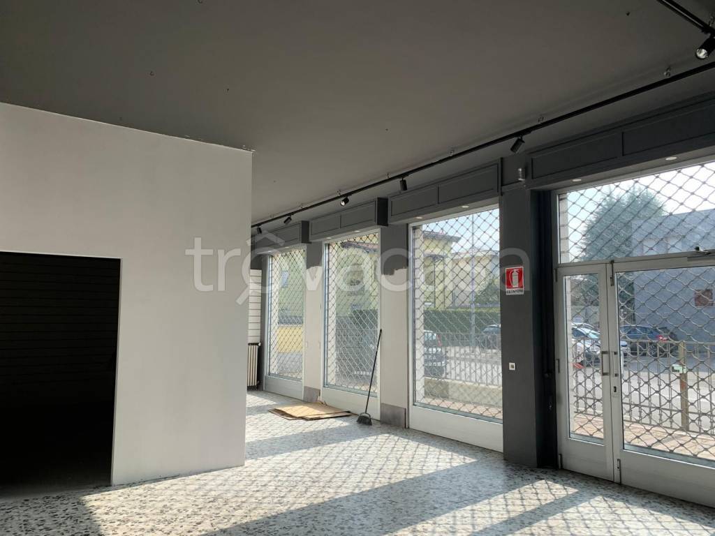 negozio in affitto a Biassono