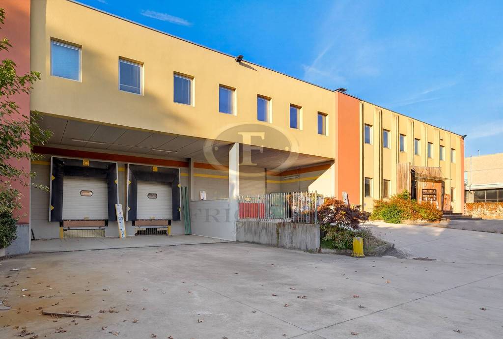 capannone in affitto a Biassono