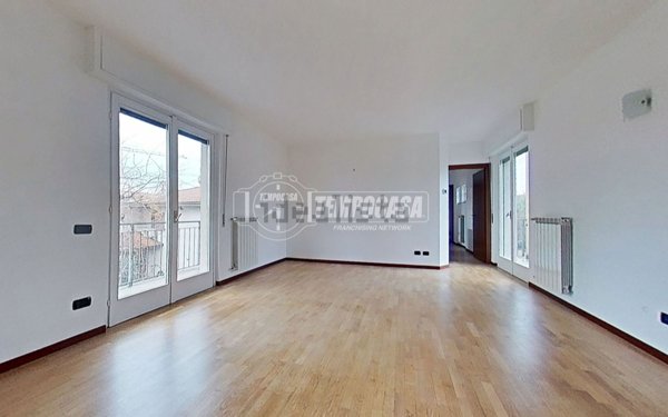 appartamento in affitto a Biassono