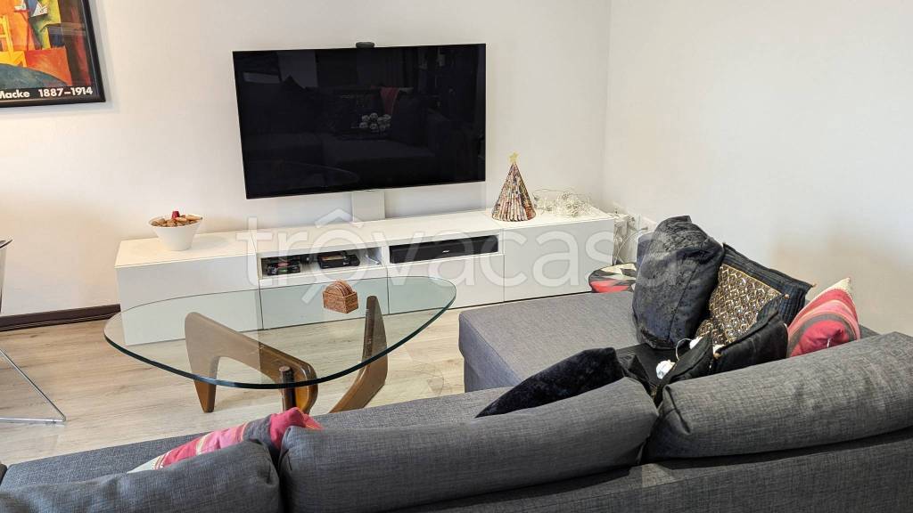 appartamento in affitto a Biassono