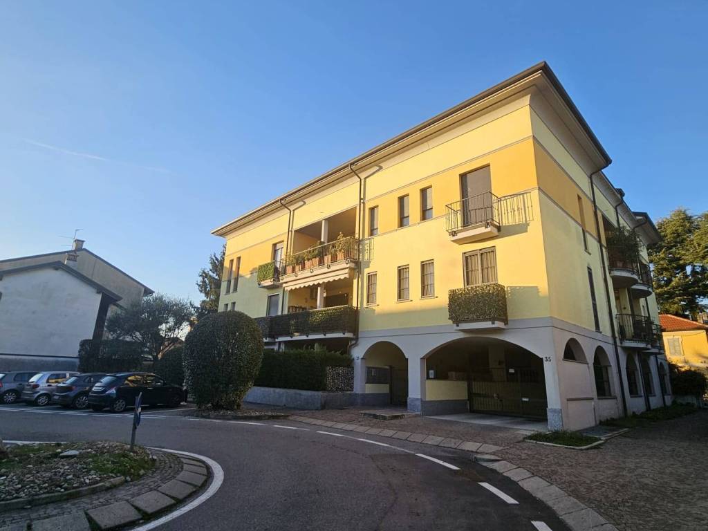 appartamento in affitto a Biassono