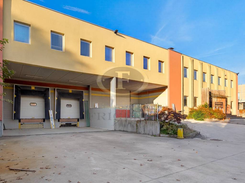capannone in affitto a Biassono