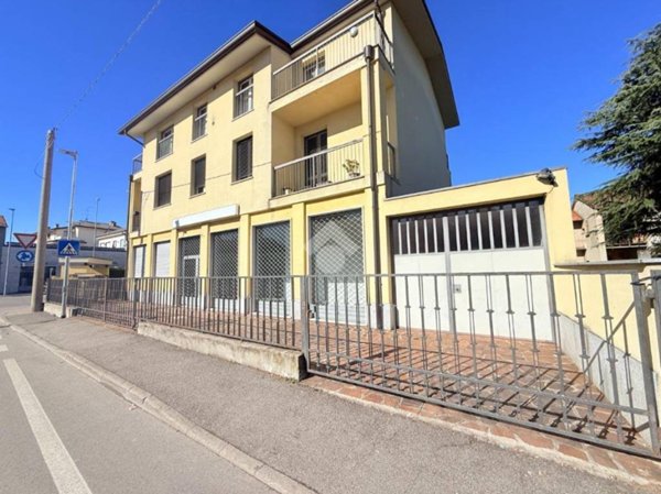 negozio in affitto a Biassono