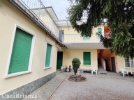appartamento in affitto a Biassono